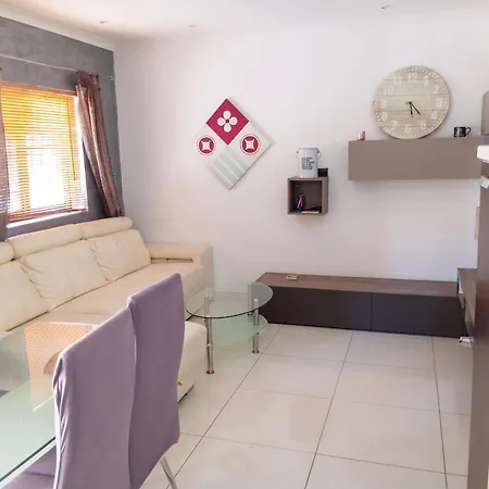 Kwatera prywatna Modern In Prime Area For Beaches & Nightlife! -fast & Easy Self Check In -independent Access -no Family Sharing - Pembroke Gardens Location St. Julian's