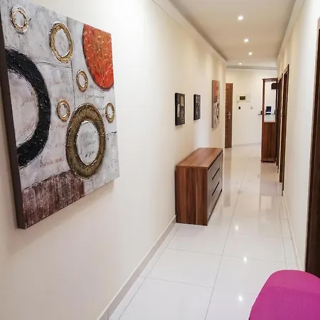 Kwatera prywatna Modern In Prime Area For Beaches & Nightlife! -fast & Easy Self Check In -independent Access -no Family Sharing - Pembroke Gardens Location St. Julian's