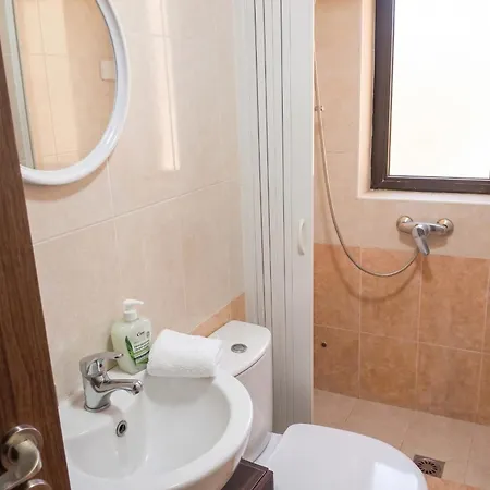 Modern In Prime Area For Beaches & Nightlife! -fast & Easy Self Check In -independent Access -no Family Sharing - Pembroke Gardens Location Kwatera prywatna
